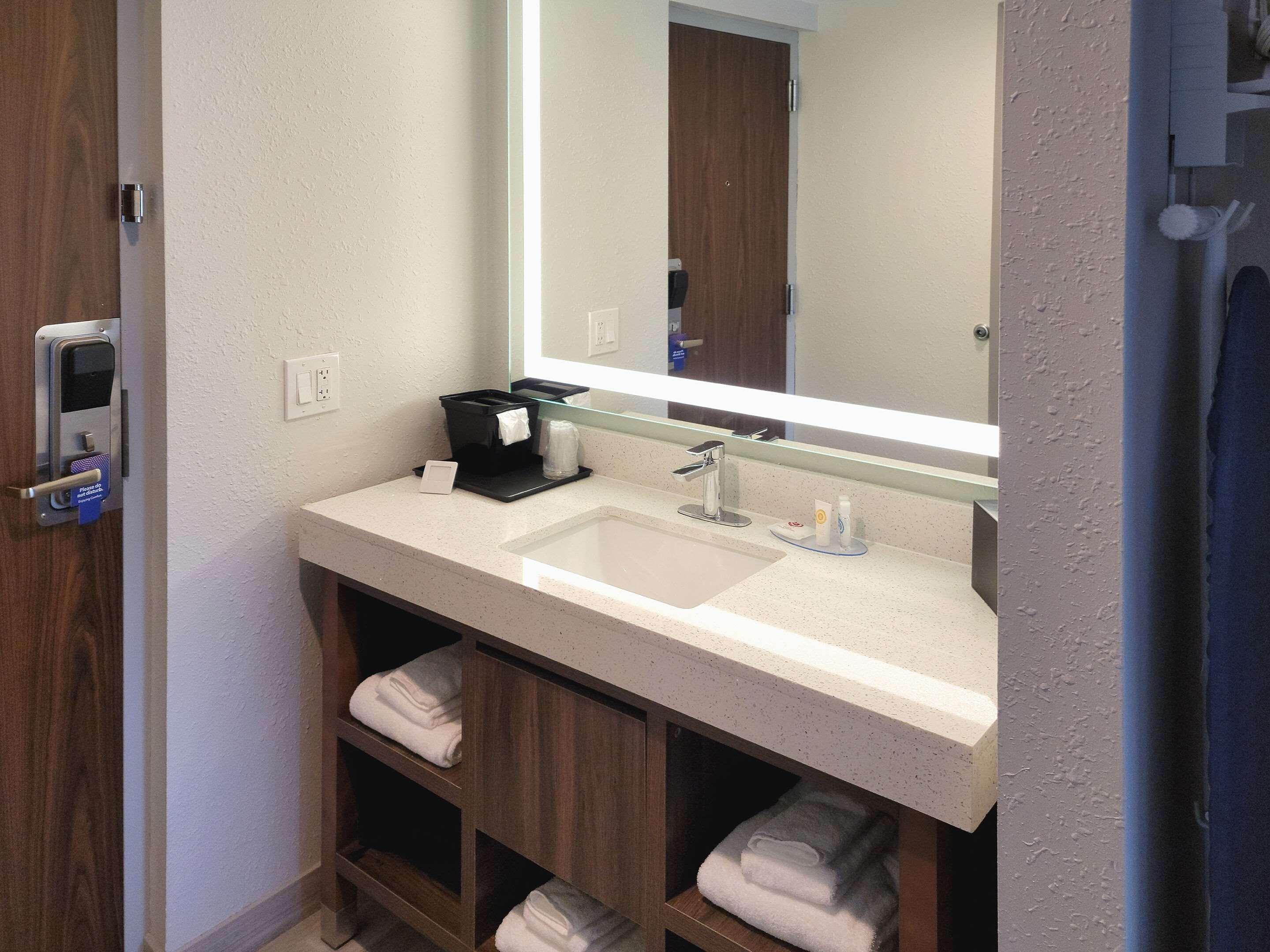 Comfort Inn & Suites Wyomissing-Reading 외부 사진