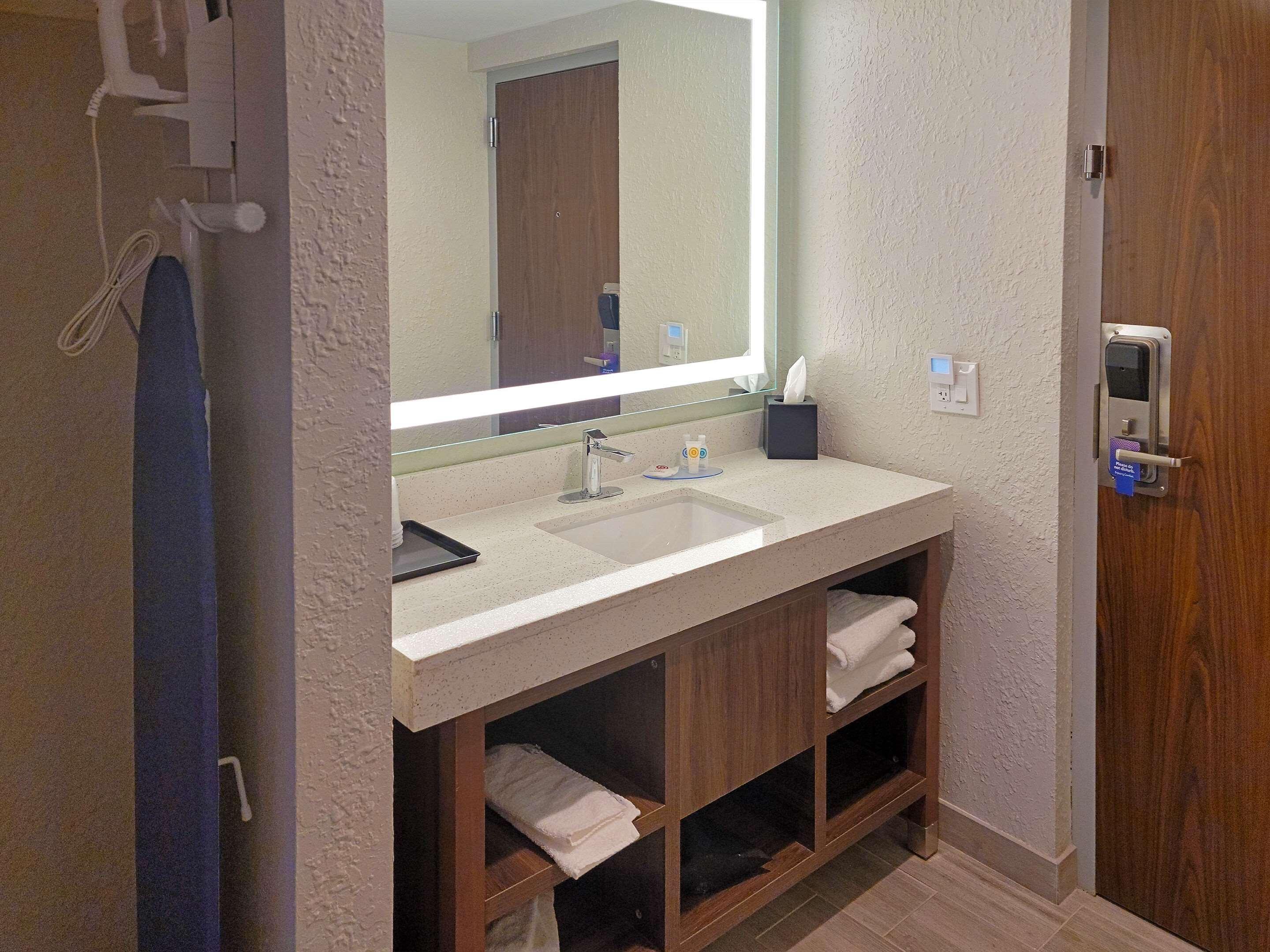 Comfort Inn & Suites Wyomissing-Reading 외부 사진